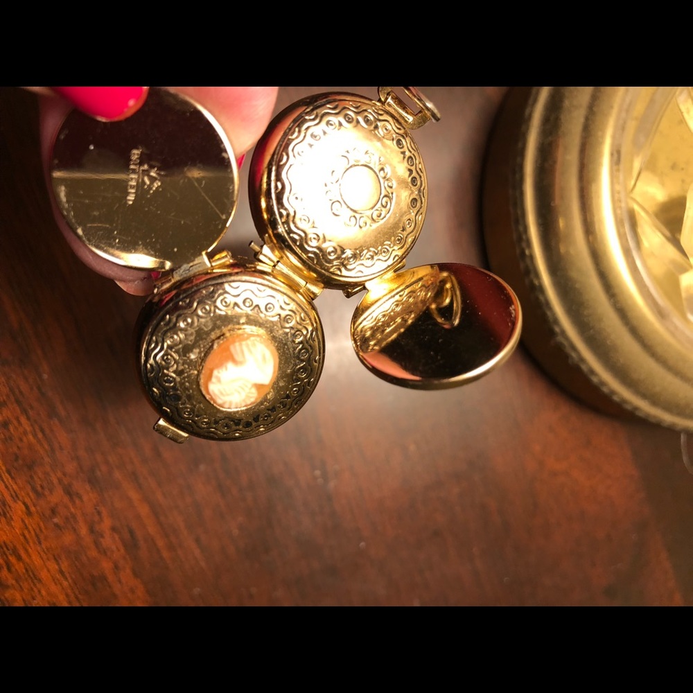 CAMEO PENDANT - Picture 5 of 5